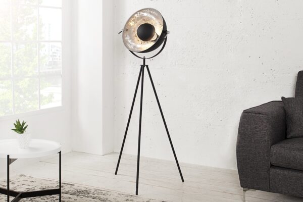 STUDIO fekete és ezüst állólámpa 140cm STUDIO fekete és ezüst állólámpa 140cm